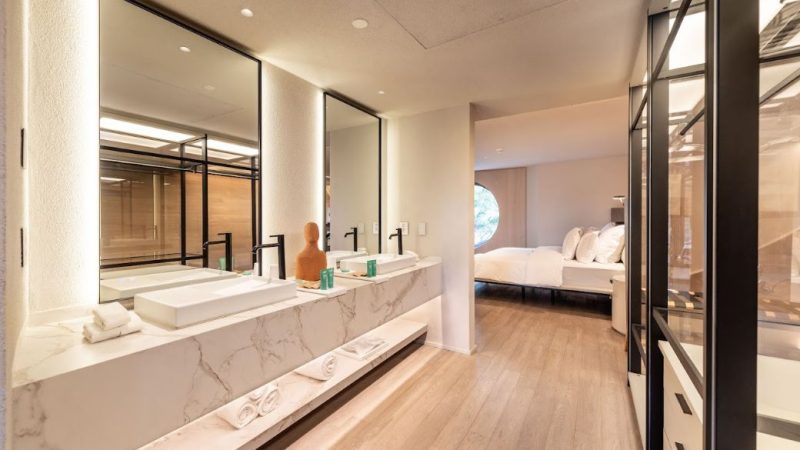 Hotel Unique chooses Roca to bring sophistication to its bathrooms